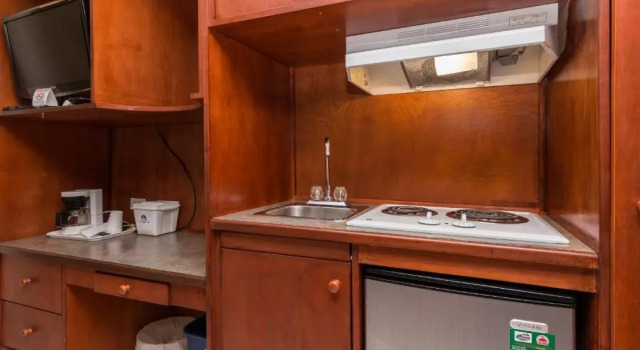 Студия Chinook Value Inn