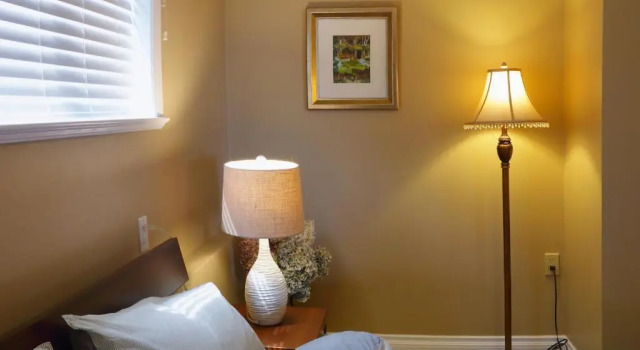 Люкс Lovely J Home -Stunning river view cozy two bedroom private suite