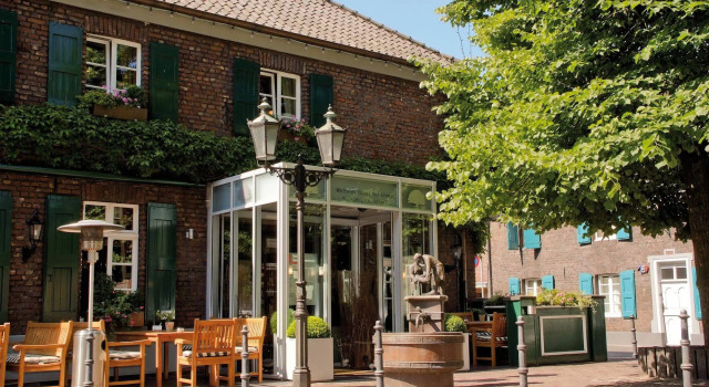 Wellings Romantik Hotel zur Linde, Boek Hotel Moers Lower Rhine