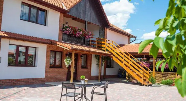 Casa Paveios, Varaa Hotelli Oradea 