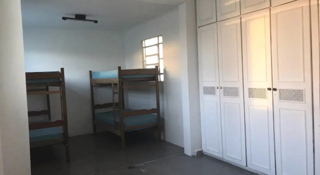 Wallys House Hostel, Забронировать Хостел Отели Бело Хоризонт с парковкой, рядом с Minas Gerais Treasure Department, Парковка