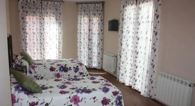Casa Rural La Fragua, Забронировать Отель Гуадаликс-де-ла-Сьерра Sierra Norte de Madrid