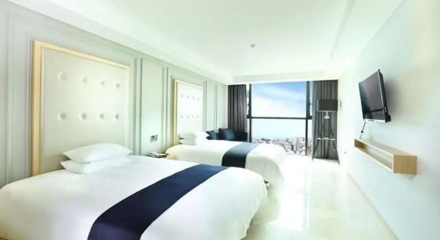 Полулюкс Hotel The One
