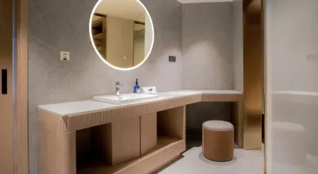 Люкс Deluxe Starway Hotel (Bazhong Wangfujing Wanda Plaza)