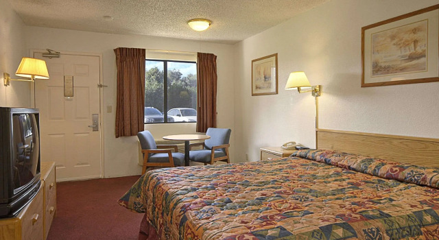Двухместный номер Standard Days Inn by Wyndham Fresno South