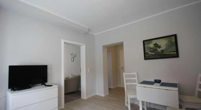 Ferienhaus Büdnerstube FeWo 2 Gartennutzung, ruhige Lage, Sauna und Schwimmbadnutzung im Nachbarort Sellin, Boek Hotel Hotels in Usedom met zwembad, Zwembad