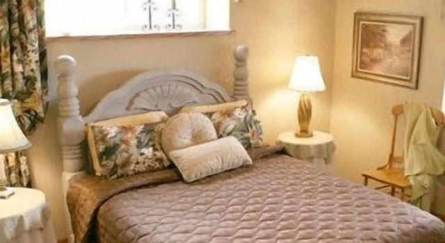 Sawin Logs Inn, Varaa Hotelli  
