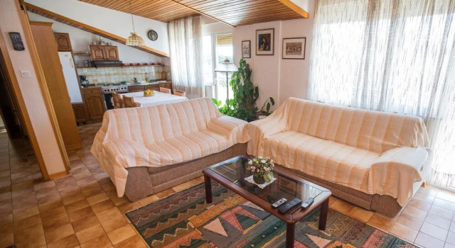 Apartments Lončar