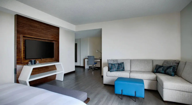 Полулюкс Marriott Greensboro Airport