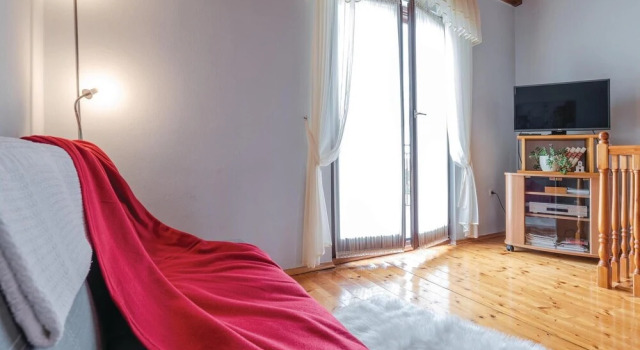Amazing home in Hrboki with WiFi and 4 Bedrooms, Rezervovat Hotel Hotely v Hrboki s parkováním, Parkování