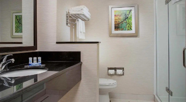 Четырёхместный номер Standard Fairfield Inn and Suites Hutchinson