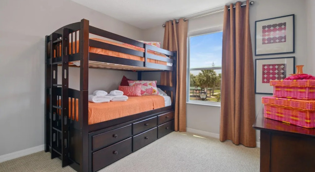 Stunning 4Bd Sleeps9 w Jacuzzi Close to Disney @ Compass Bay 5113, Rezerwuj Dom wakacyjny Kissimmee Kissimmee