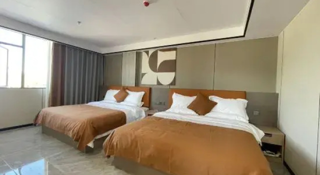 Люкс Red Arrow Holiday Inn
