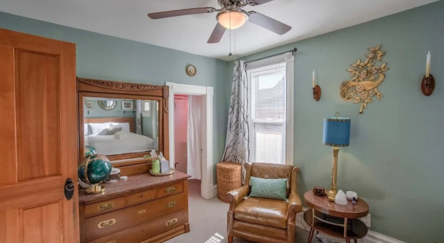 Коттедж Pet Friendly 1900 Classic 3 Bedroom Value