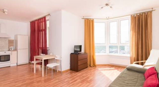 Apartment on Yuliusa Fuchika, Забронировать Апартаменты/квартира Отели Городского округа Екатеринбурга - Северный управленческий округ с парковкой, Парковка