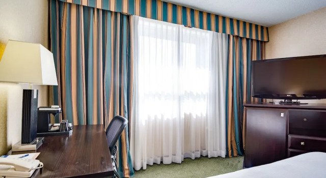 Четырёхместный полулюкс Sawridge Inn and Conference Centre Edmonton South