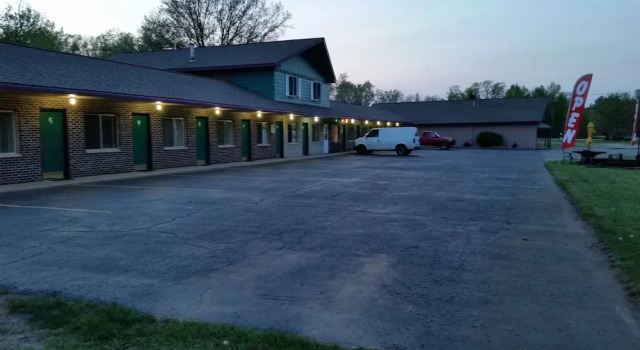 North Winds Lodge, Varaa Mini-hotelli Roscommon Michigan