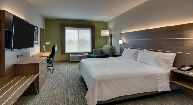 Run of House Holiday Inn Express Hotel & Suites Waukegan/Gurnee by IHG