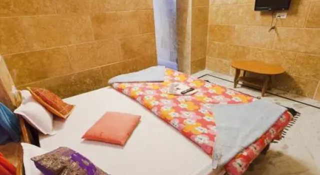 Кровать в общем номере Mystic Jaisalmer