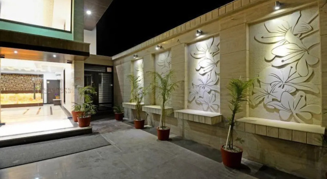 Hotel Heaven Resorts