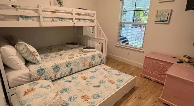 Коттедж Beach Home w Heated Pool Free Golf Cart