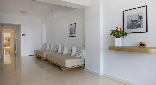Sea Breeze Hotel
