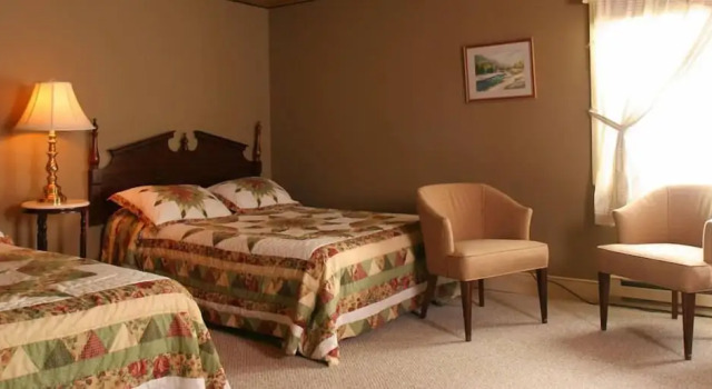 Номер Premier Crestmont Inn