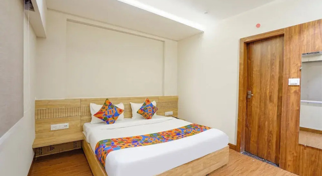 Номер Deluxe FabHotel White Pearl