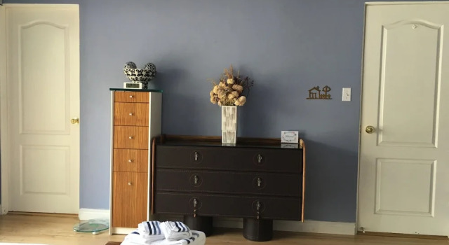 Warm and Sweet Room in West Vancouver, 预订 酒店 西温哥华 North Vancouver Ski Area