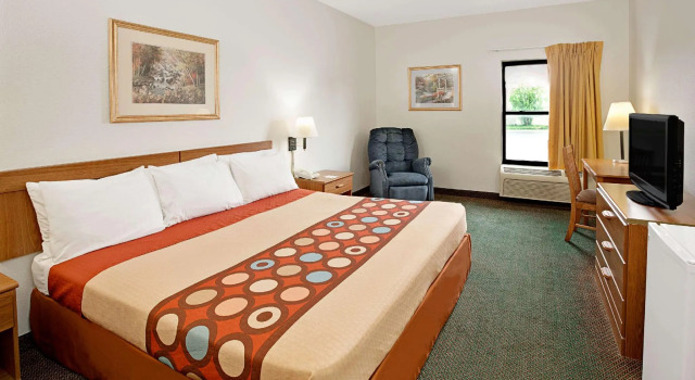 Двухместный номер Standard Super 8 by Wyndham Hampshire IL
