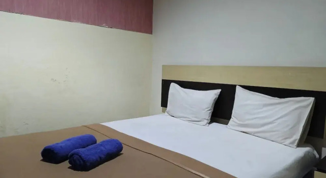 Номер Standard OYO 93953 Kost Tamara Near Kantor Desa Sengka
