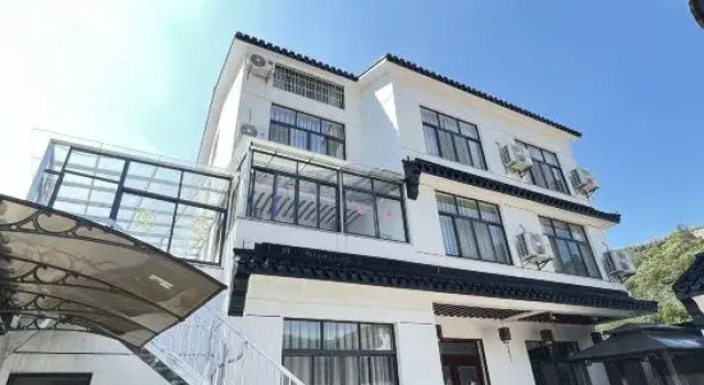 Langlang Mountain Retreat, Забронировать Отель Сучжоу Китай
