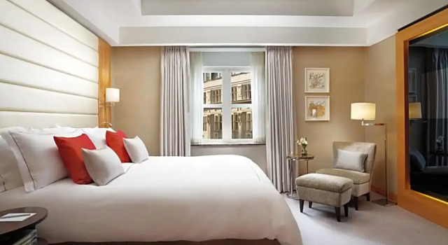 Двухместный Suite с доступом в лаунж зону Deluxe c 1 спальней Conrad London St James
