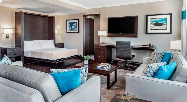 Двухместный люкс с балконом Four Points by Sheraton London