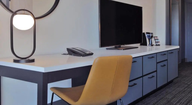 Четырёхместный номер Premium Hilton Omaha