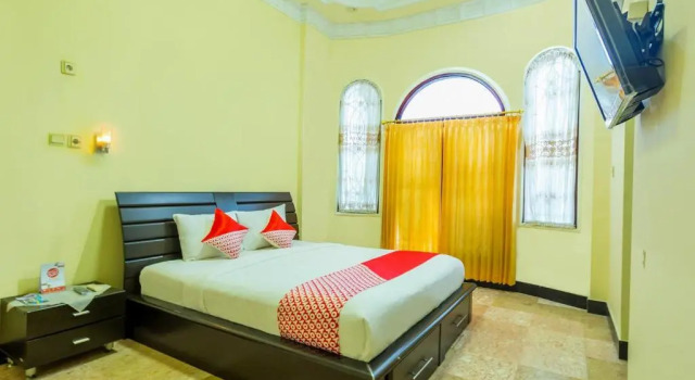 Двухместный номер Standard RedDoorz at Senaz Guesthouse Mataram