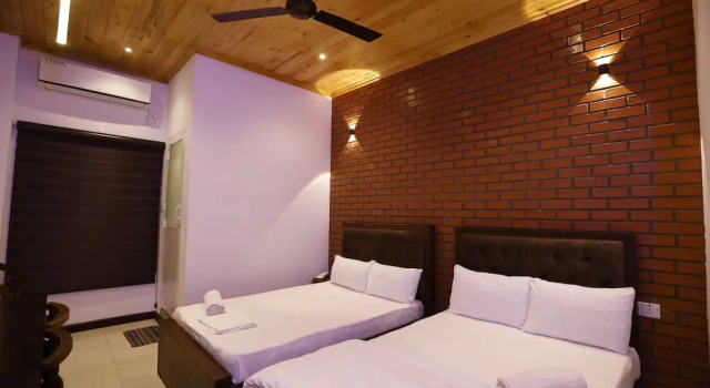 Трёхместный номер Luxury J Hotel