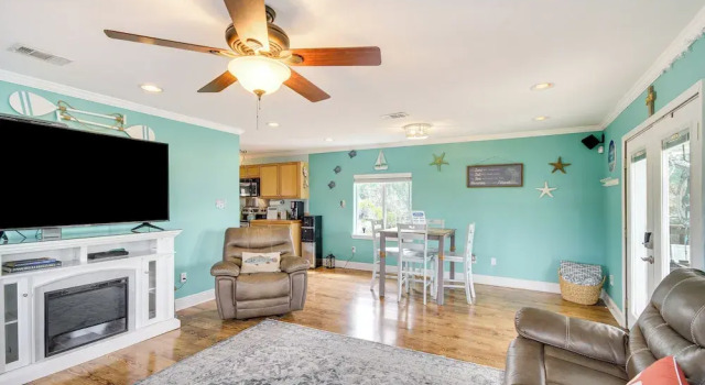 Waterfront Bay St Louis Home w/ Private Dock!, Забронировать Дом для отпуска Коттеджи Бей-Сент-Луис, Коттедж