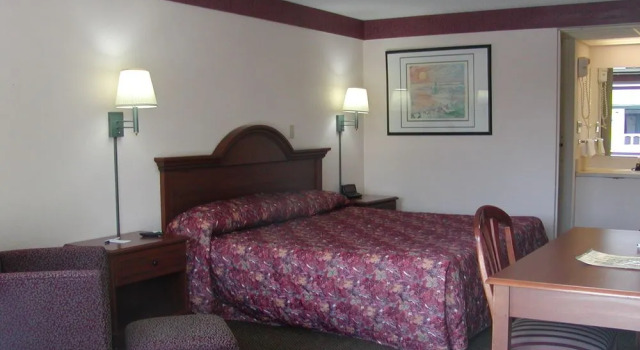 River Side Inn New Port Richey, Забронировать Отель Порт-Ричи штат Флорида, рядом с Morton Plant North Bay Hospital