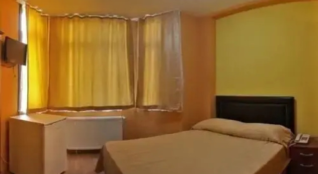The Little House Hostel, Забронировать Хостел Хостелы Стамбула, рядом с Ashkenazi Synagogue of Istanbul, Хостел