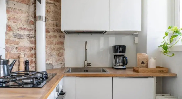 Апартаменты Beautiful upper floor studio in Kallio