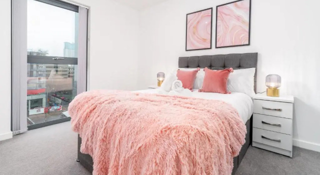 Апартаменты Deluxe Candy Suite by Home Bay - City Centre