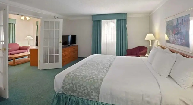 Двухместный люкс La Quinta Inn by Wyndham Omaha West