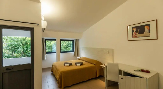 La Meridiana, Varaa Hotelli Brivadi 