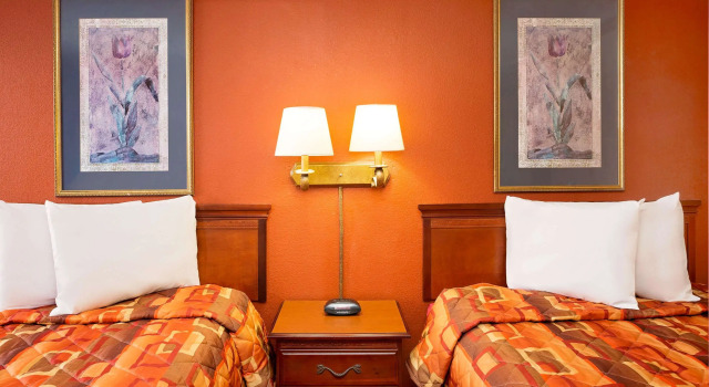 Четырёхместный номер Standard Knights Inn Port Charlotte
