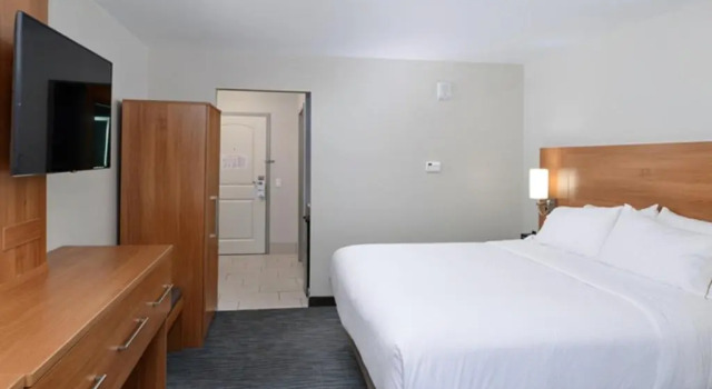 Двухместный номер Deluxe Holiday Inn Express & Suites Lexington Midtown - I-75 by IHG