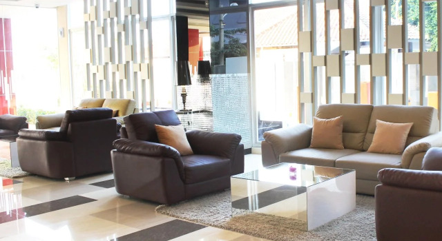 Hotel Gunawangsa MERR, Book Hotel Billige hoteller i Rungkut