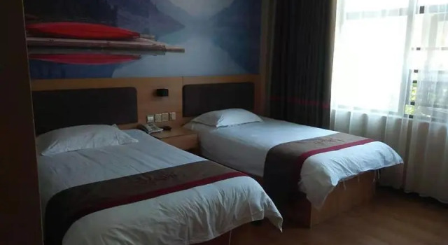 Thank Inn Hotel Henan Kaifeng Longting District Xinhe Daximen, Book Hotel Kaifeng Henan