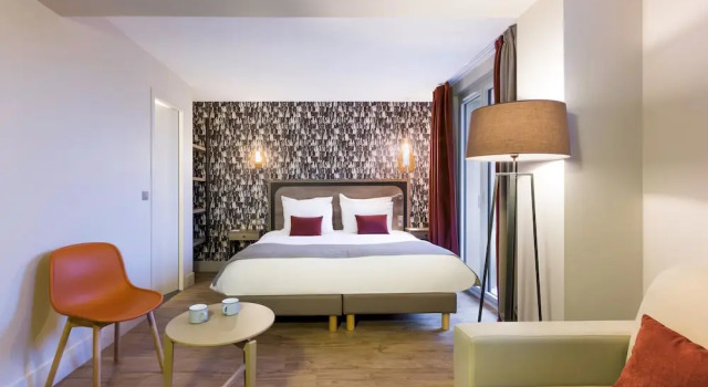 Двухместный номер Superior с балконом BEST WESTERN La Porte des Châteaux