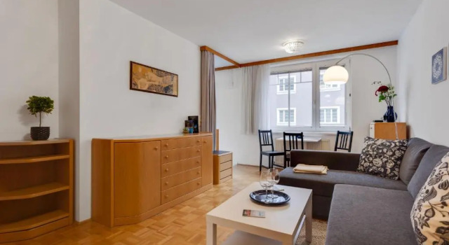 Апартаменты City Apartment Close to Shopping Mile